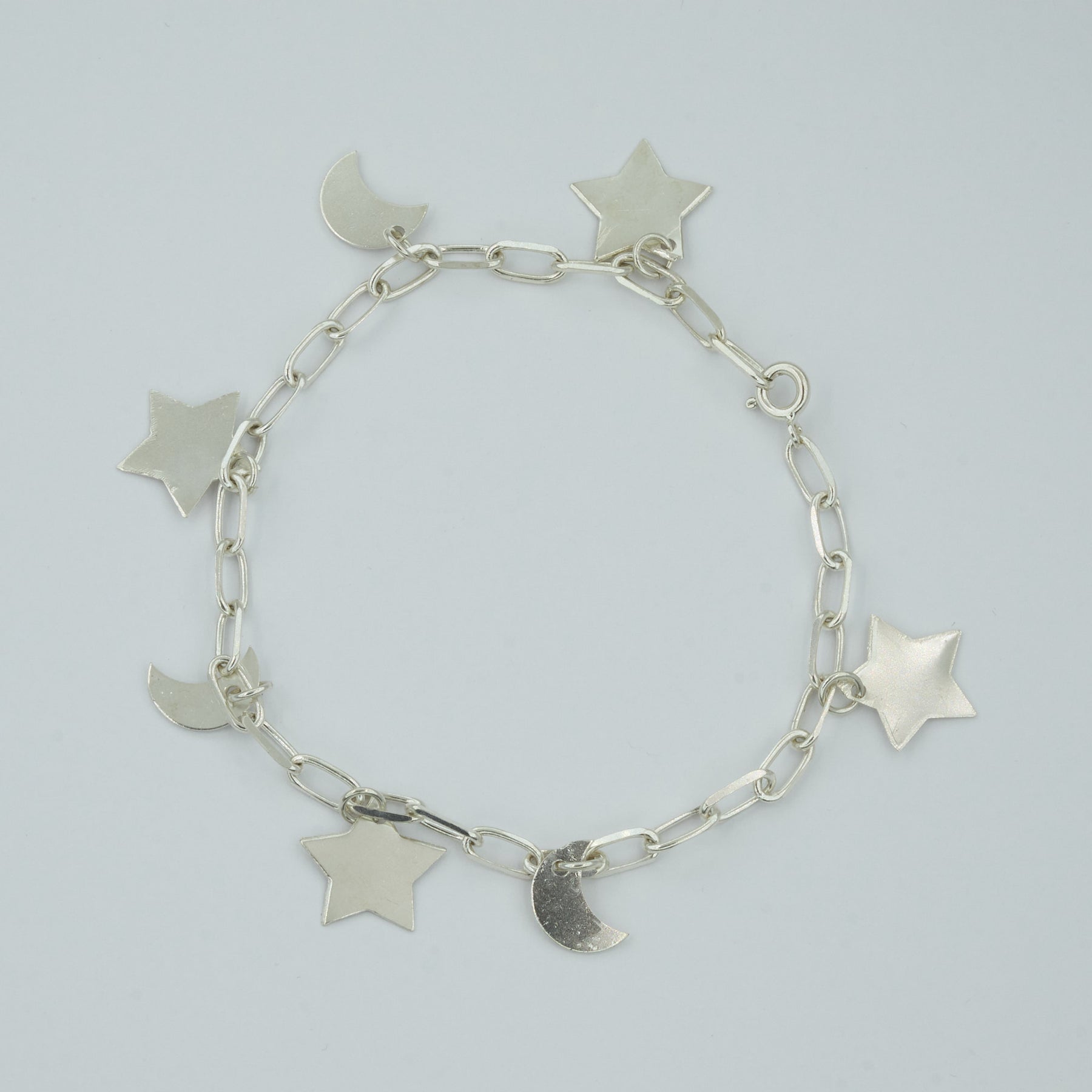 Pulsera estrellas y lunas