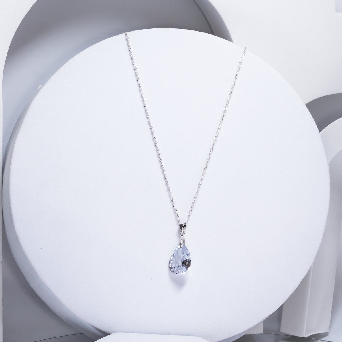 Collar zircón trasparente