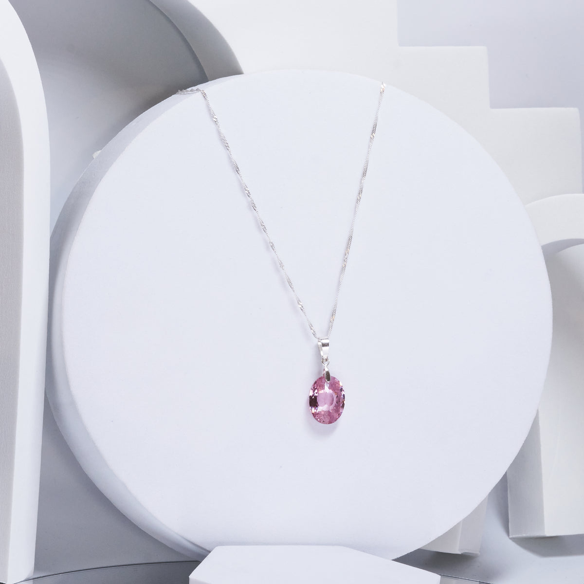 Collar zircón rosado