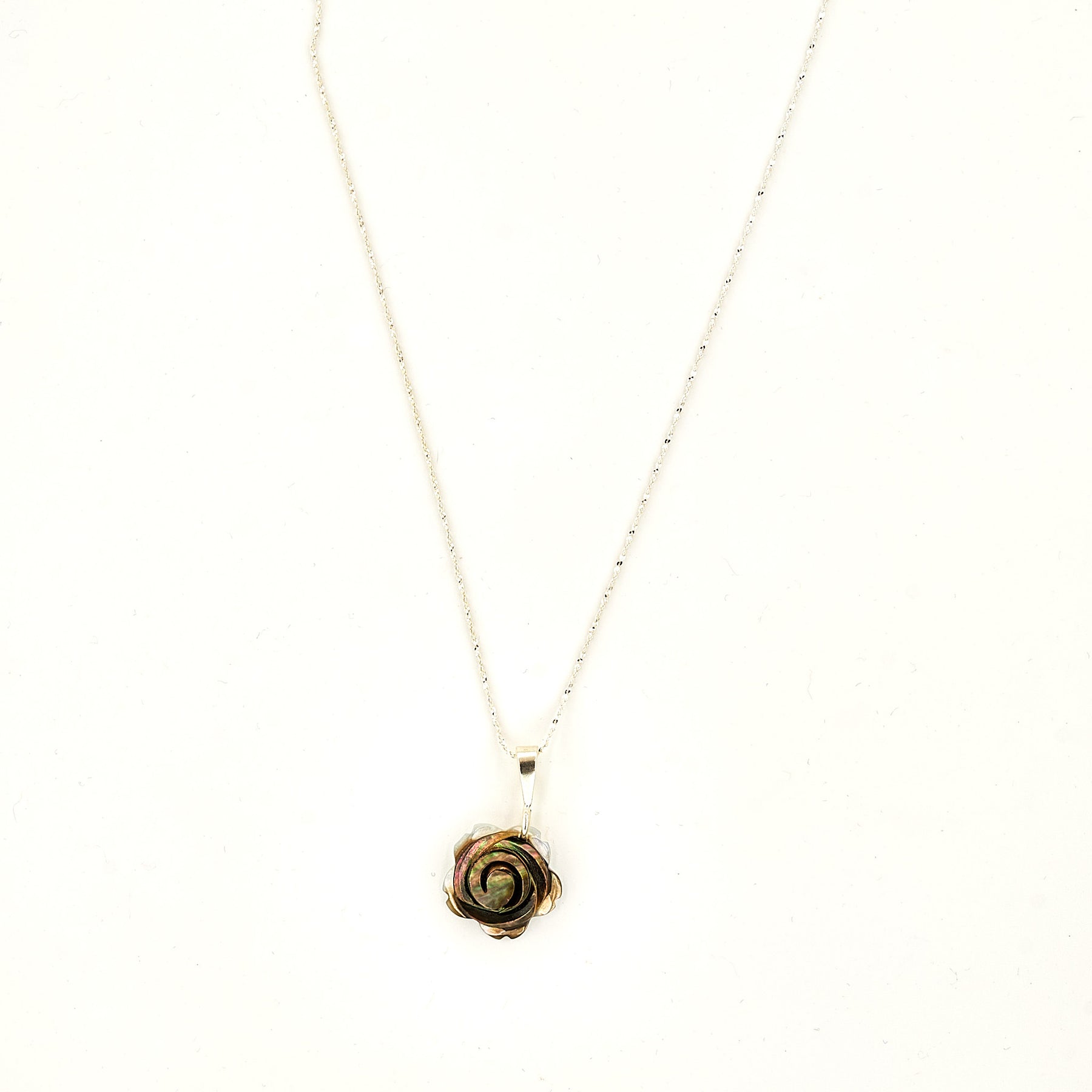 Collar Flor de nácar