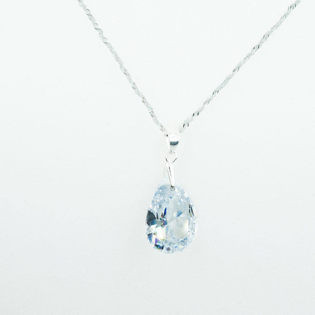 Collar zircón trasparente